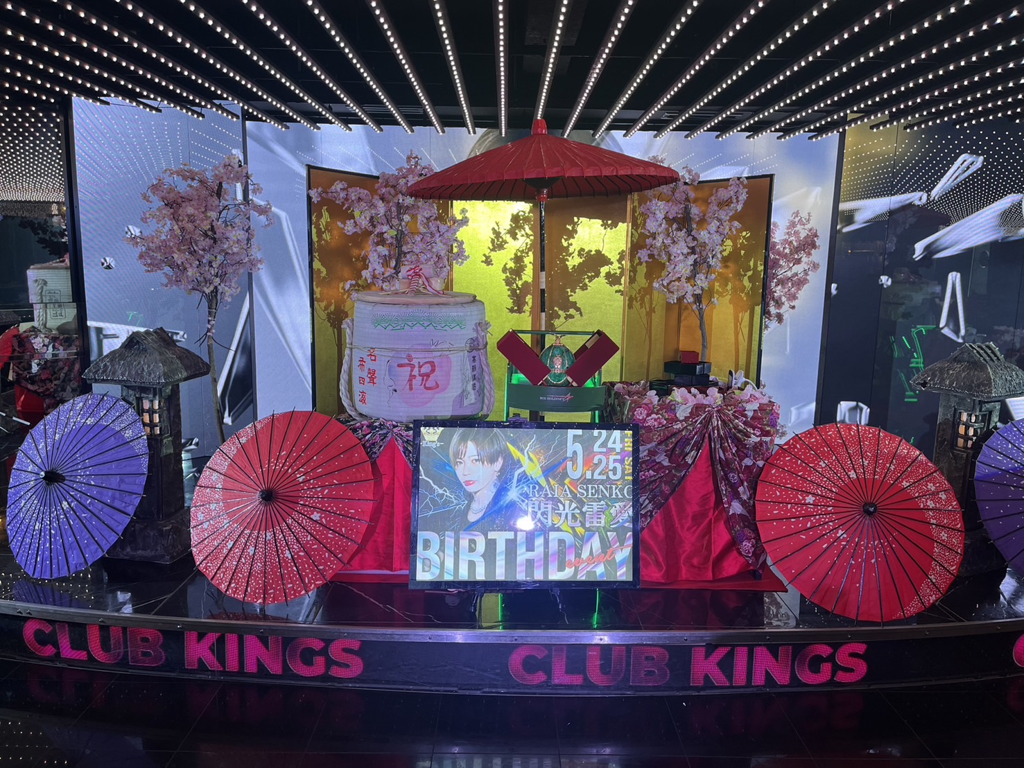 大阪　            ✌ ̖́-Club King’s✌ ̖́- ✨✨ライア代表birthdayEvent✨✨ 　          ✨鏡割りタワー✨          ✨インペリアルエッグ✨ ✴︎ .。シャンパンタワー頂きました🍾✴︎ .。